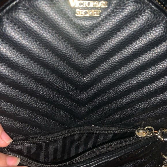 SOLD DO NOT BUY‼️‼️VICTORIA SECRET BAG🖤 - Picture 2 of 4